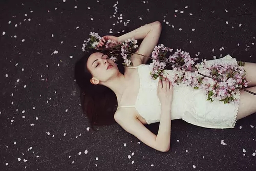 男朋友买不起房和彩礼,男朋友买不起房子工作也不好