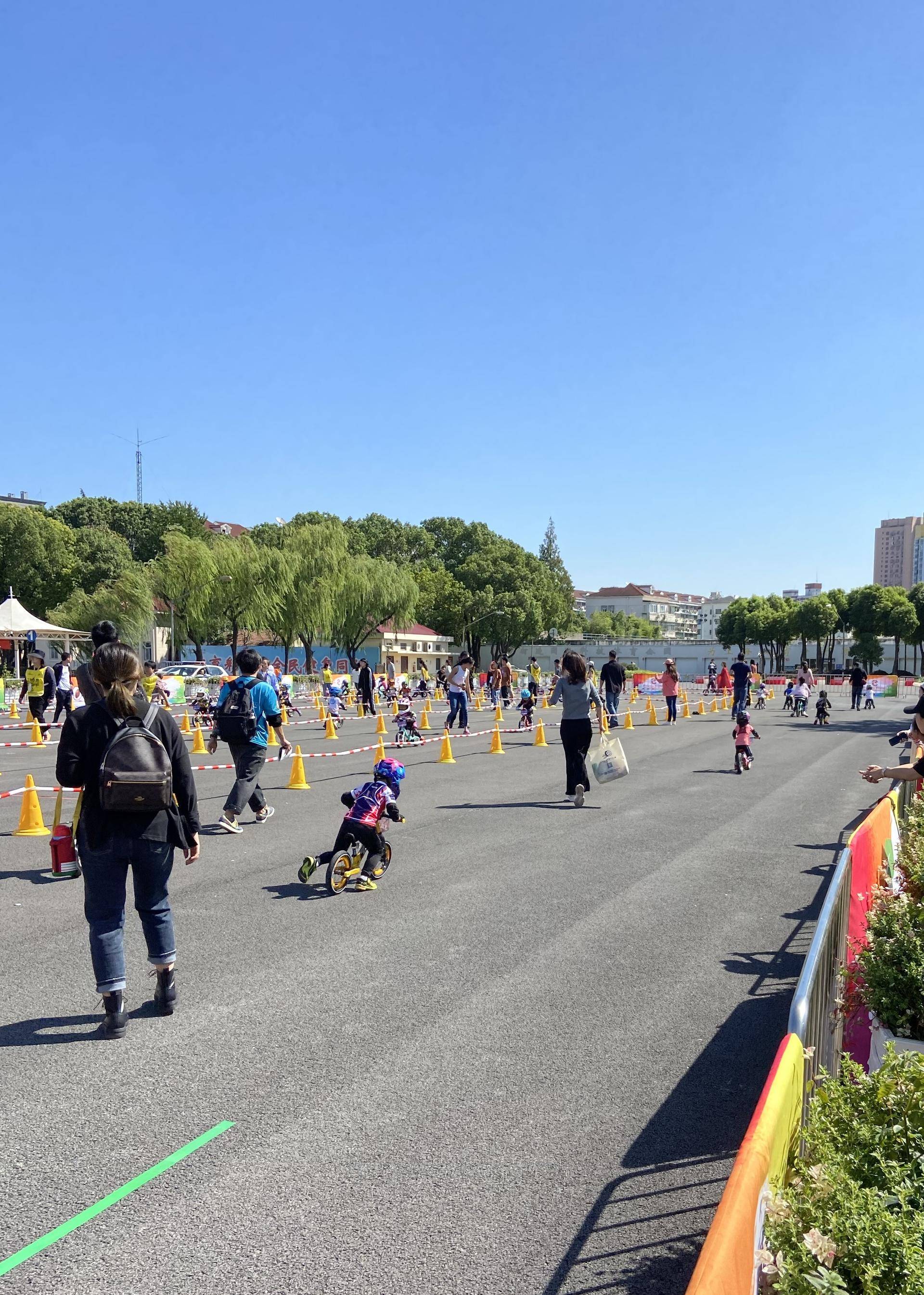 上海荔枝杯平衡车视频比赛 (荔枝杯宁波站平衡车比赛现场)