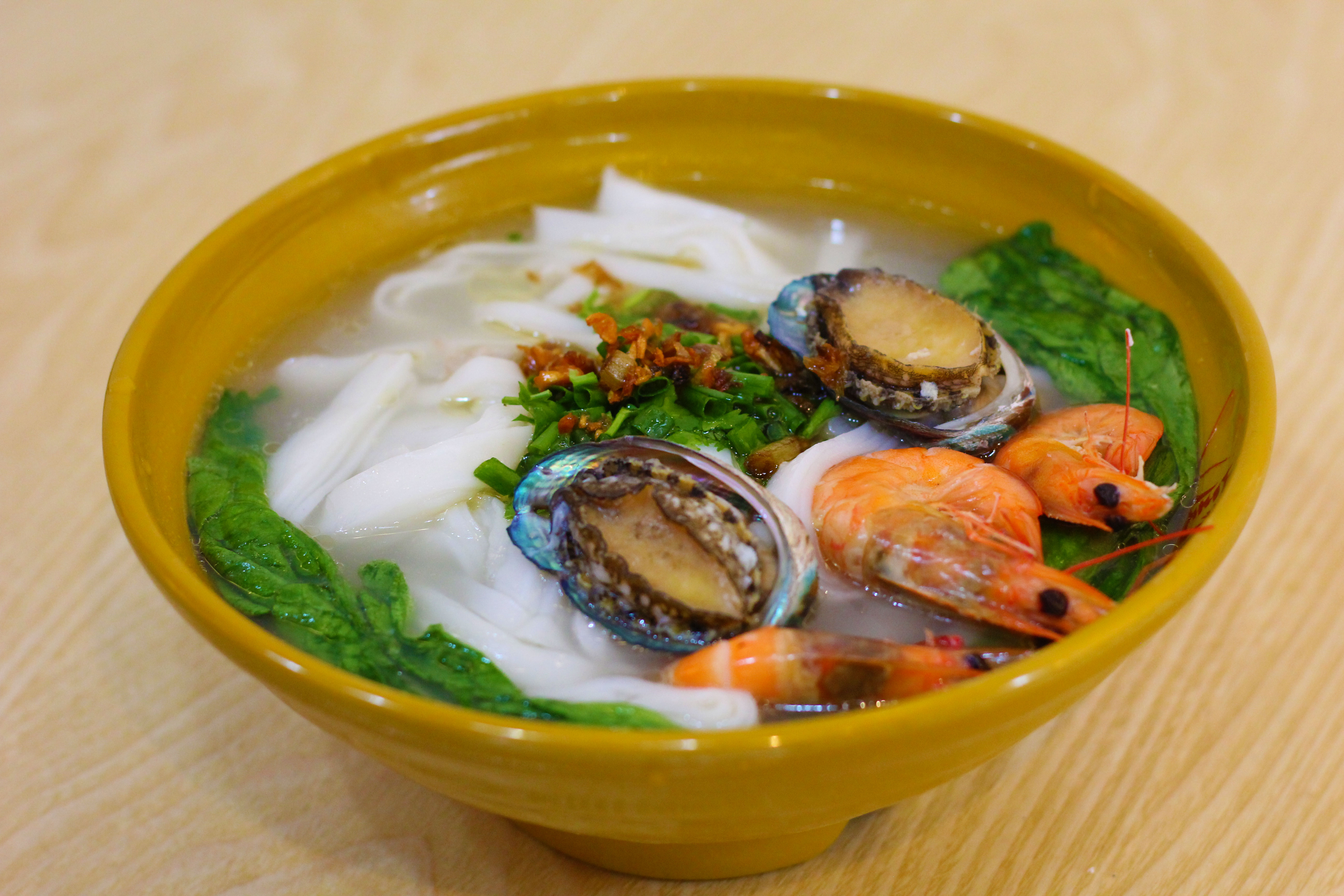 海南三亚旅游消费高不高呢,海南三亚旅游消费高不高