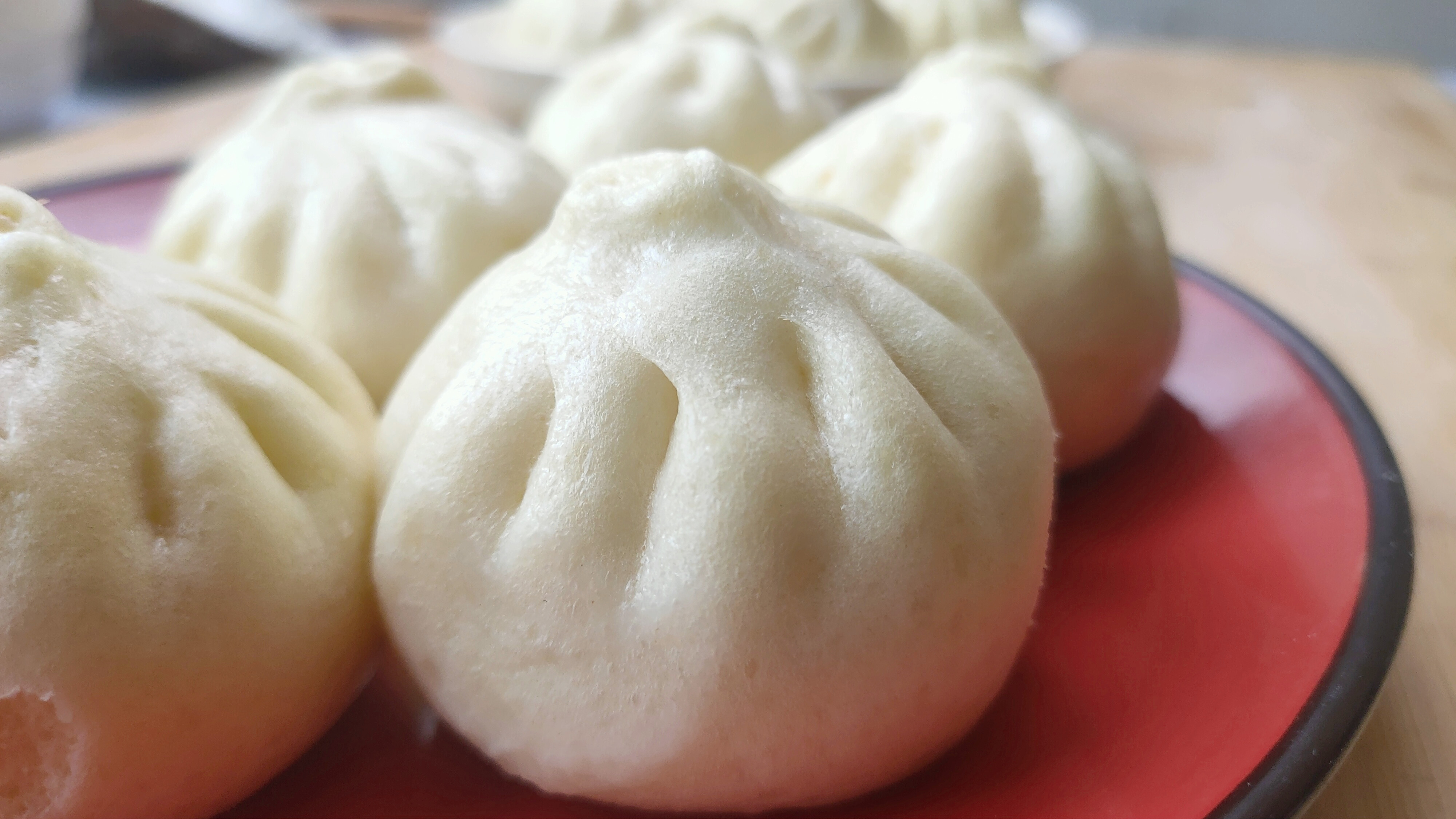 蒸包子发黄怎么回事,蒸包子怎么才能让包子膨胀松软白