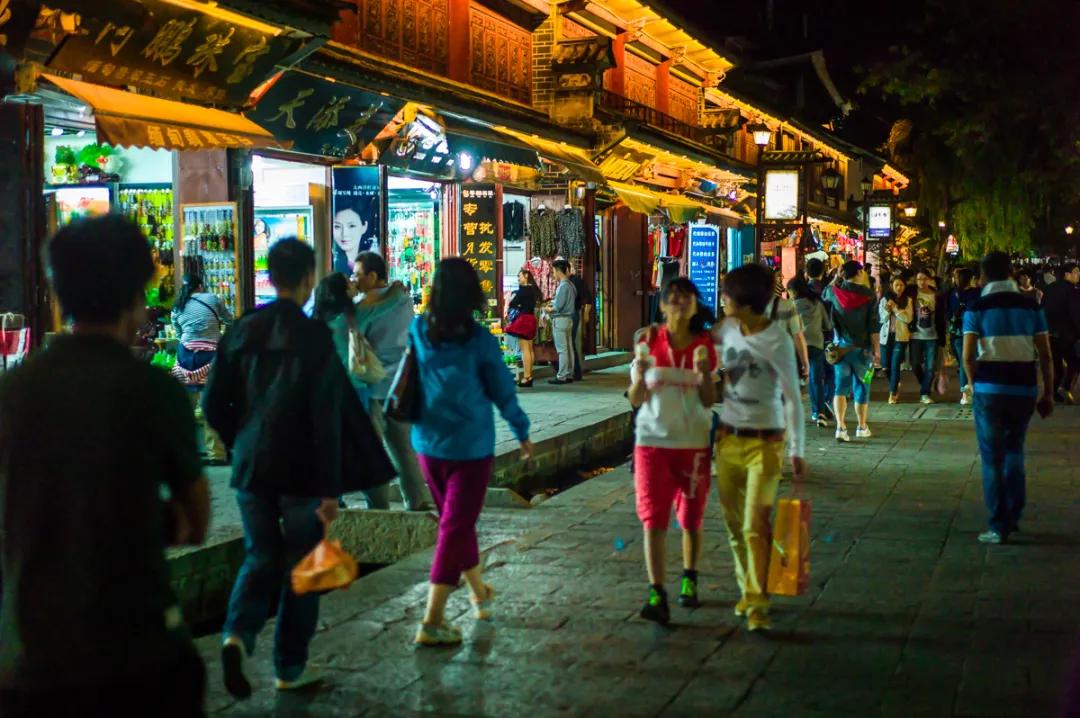 「故乡月」一本书，一座有声方言库