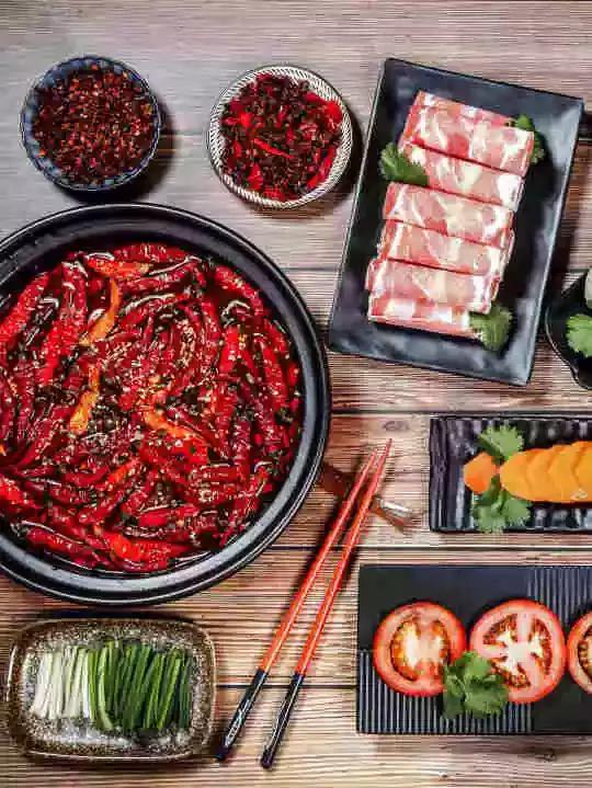 环球美食“潮”盛之旅，大融城新年邀你一起品鉴！