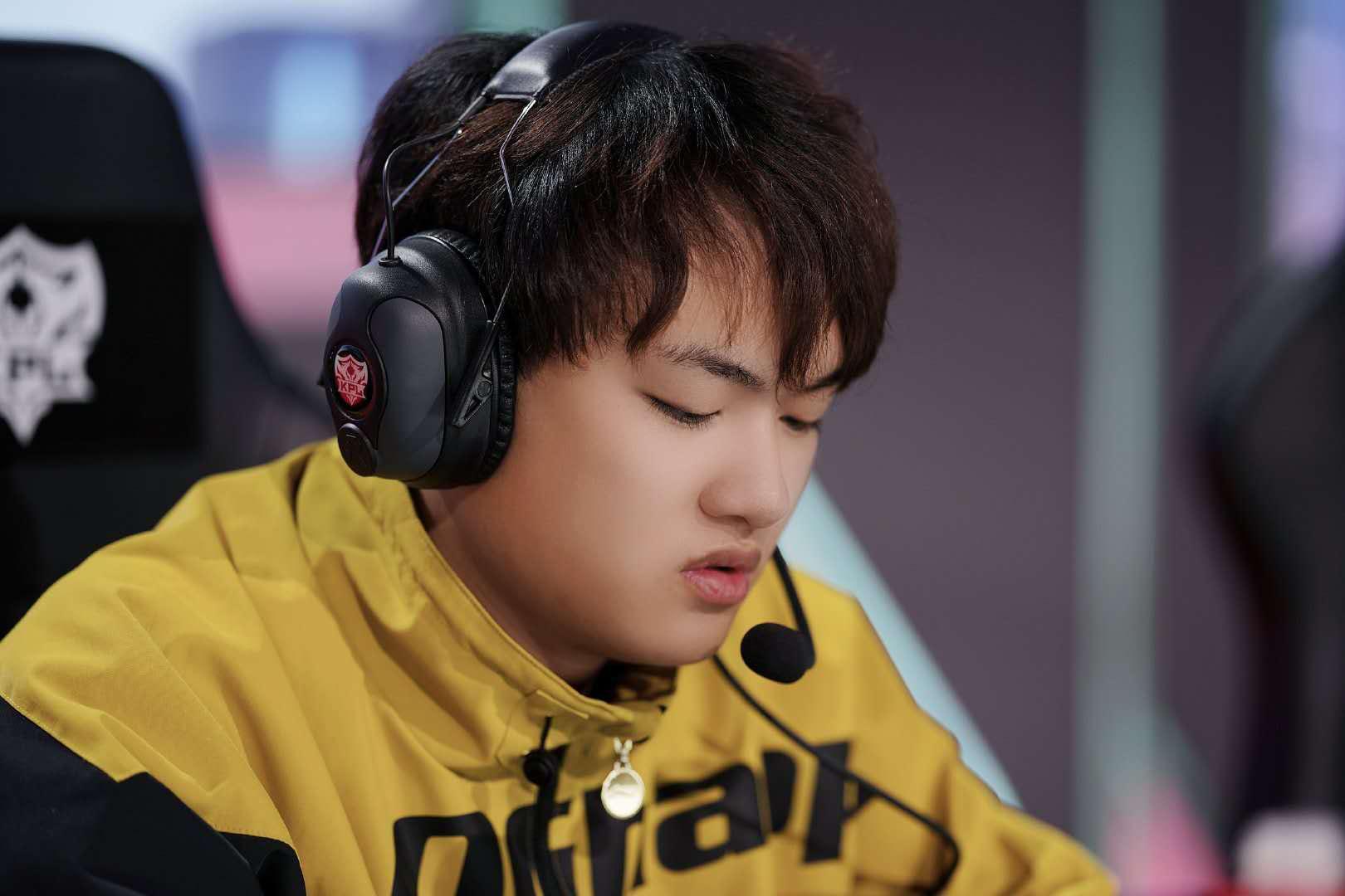 e星和qg,e星和dyg比赛