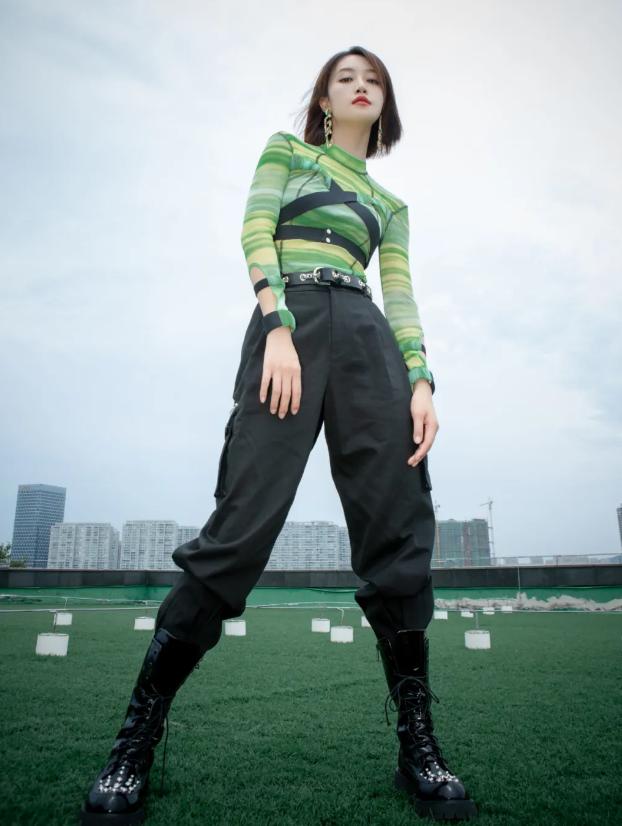 稍微高一点筒的马丁靴穿搭,drmartens马丁靴怎么搭配