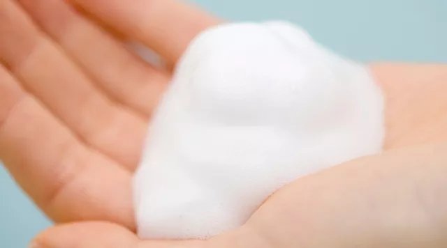 洗脸后脸局部发红是什么原因,洗脸发红发热怎么办