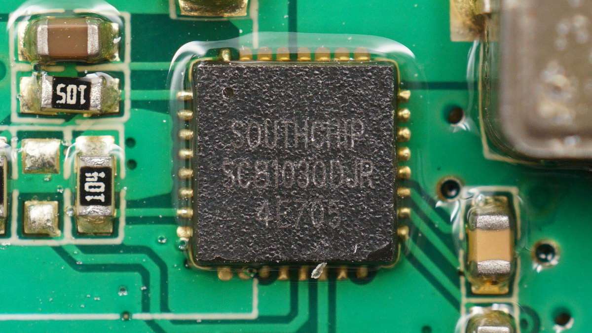 公牛便携式电源拆解,公牛1800w户外电源拆解