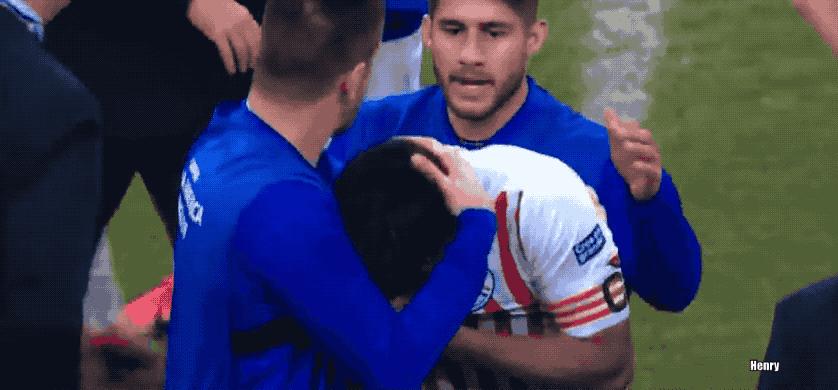 泪崩，赢了一起狂，输了一起扛，巴拉圭可以昂首离开