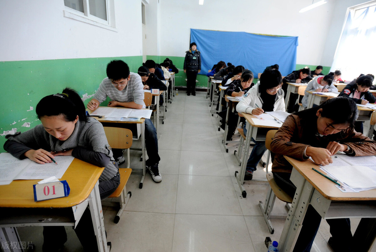 特岗教师和编制教师的区别,特岗教师和编制教师的区别是什么