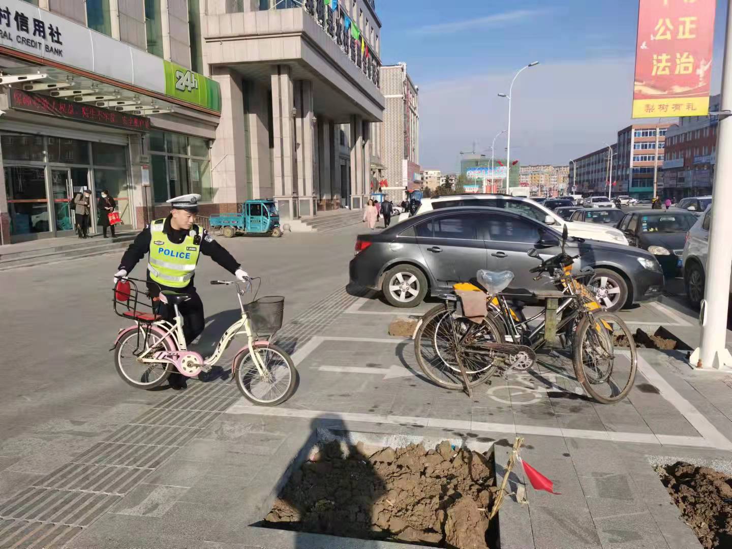 梨树交警充分发挥*党**员先锋模范作用全力做好创建省级文明城交通安全管理工作