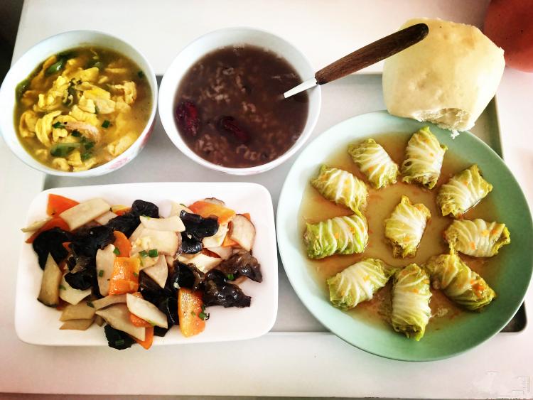 作为一枚妊糖高产妇，月子里这样吃，吃出心得，记录一下菜谱