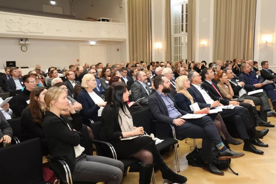 开放获取与正式购买,开放获取和非开放获取