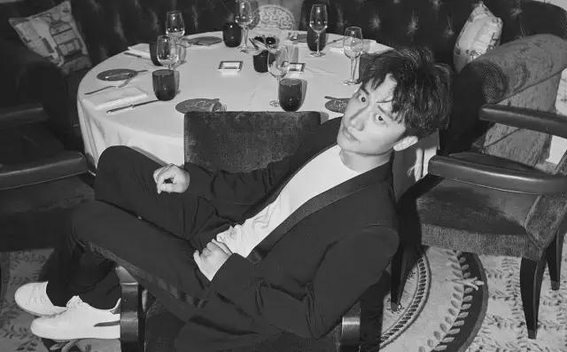 黄轩谈父母婚姻失败,黄轩小时候经历了家庭变故