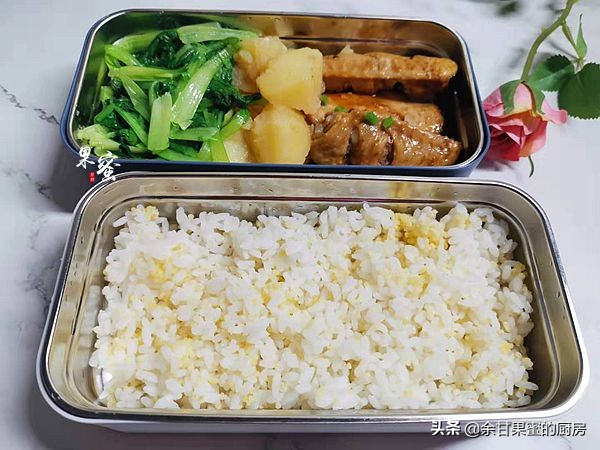 学生荤素搭配晚餐,小学生晚餐100种不重样