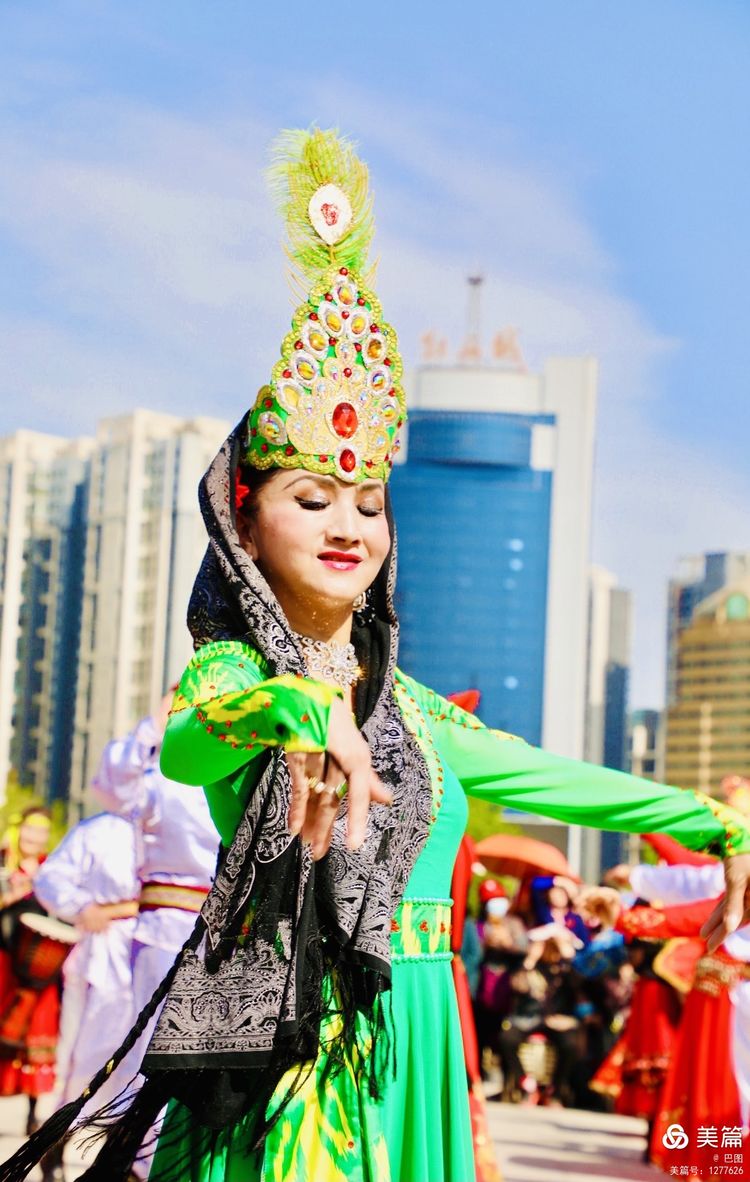 洛阳牡丹广场新疆舞视频,洛阳牡丹广场爵士舞