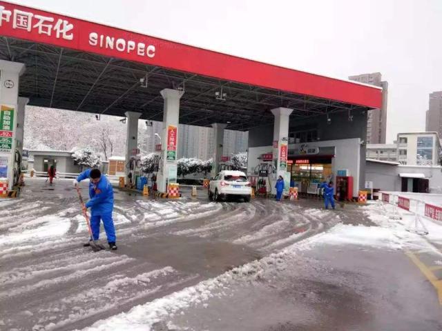 加油站员工每月工资一万多咋回事,加油站员工一个月多少钱