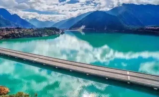 中国唯一不收费的高速公路,中国旅游风景最好的四条高速