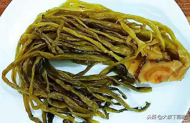 雪里红咸菜烧墨鱼,墨鱼干炒雪菜