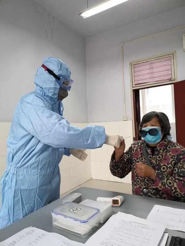 战疫天使重返工作岗位,疫情第一线的天使们