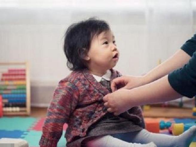 童装和婴儿衣服大小怎么选,童装买多大孩子穿的比较好