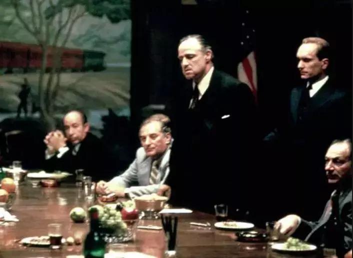 混了100年，美国*手党黑**该“还”了