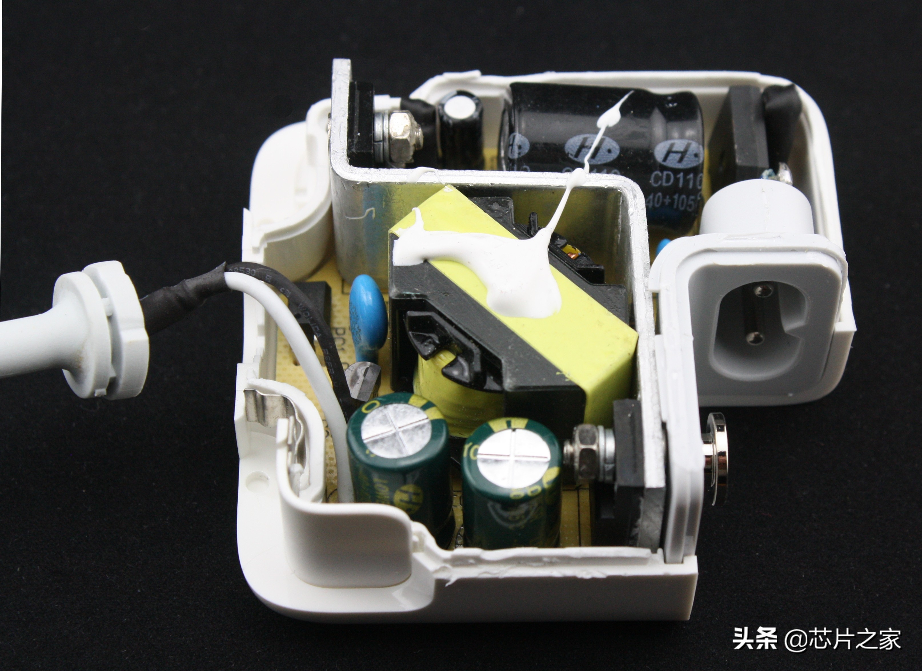 macbook61w充电器拆解,假冒苹果充电器拆解