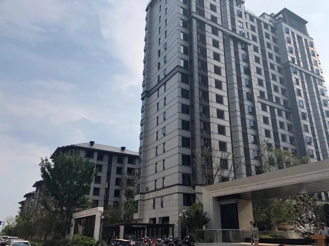 曾涨幅全国第一，流行全款绑车位！嘉兴房价“大锅”上海人不背