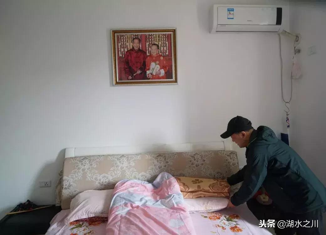 九旬夫妇相亲相爱,百岁老人透露的夫妻长寿秘诀