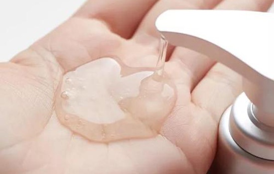 如何让刚烫的卷发变得自然,如何让刚烫的卷发变自然