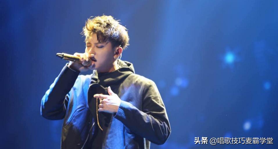 唱歌时如何解决舌根凸起,唱歌舌根僵硬到底如何才能放松