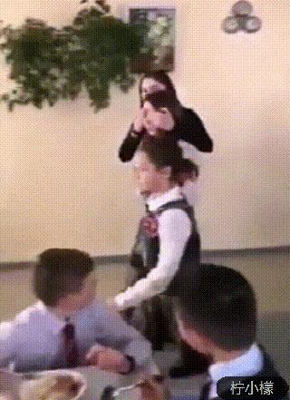 发了个“仅一人可见”的朋友圈向男神表白，结果扎心了哈哈哈哈哈