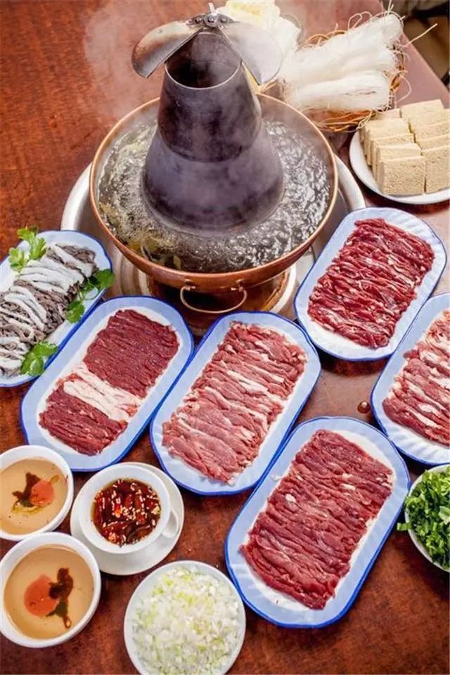 北京铜锅涮肉是哪的羊肉,老北京铜锅涮肉为啥是清水