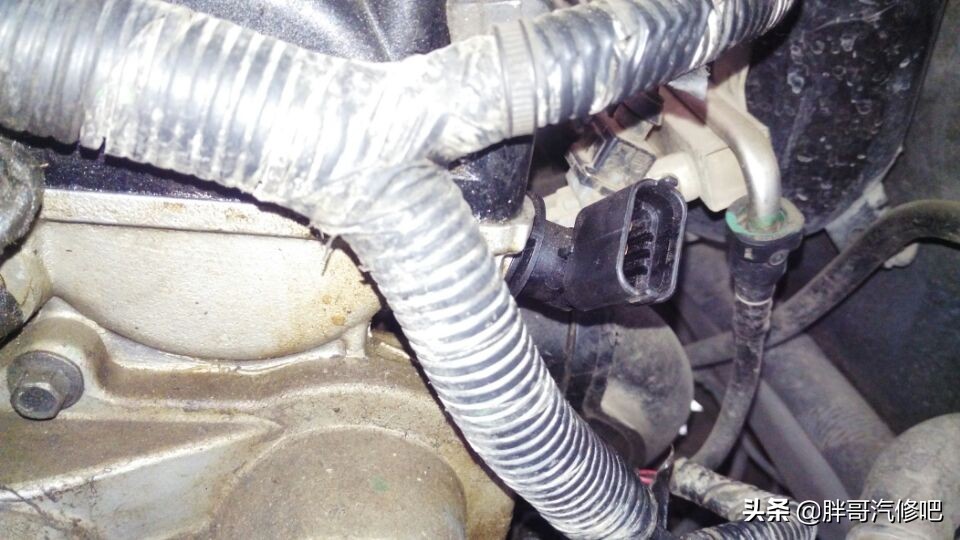 名爵mg3进气凸轮轴延迟的原因,名爵mg3进气凸轮轴位置在哪里