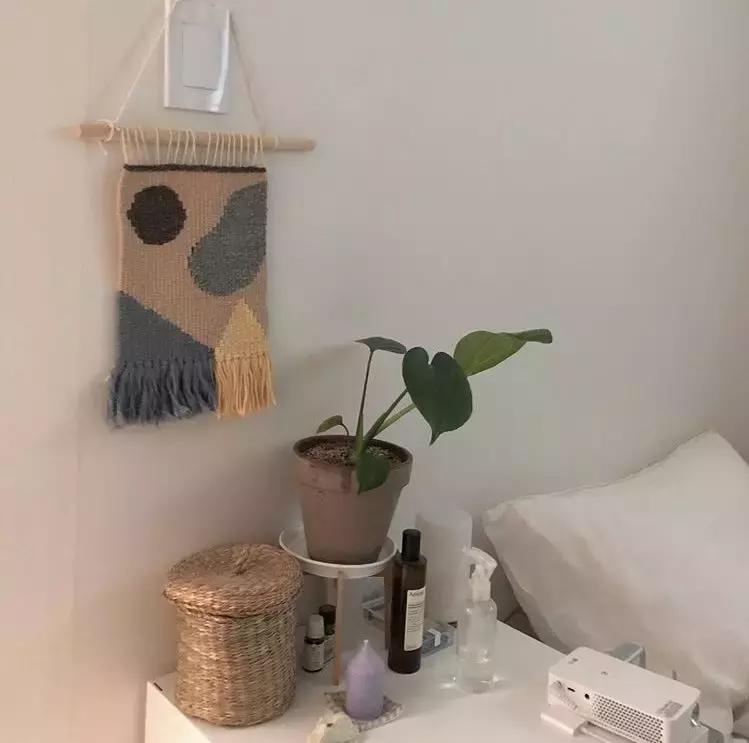 29岁女孩独居图片,29岁独居女孩的视频