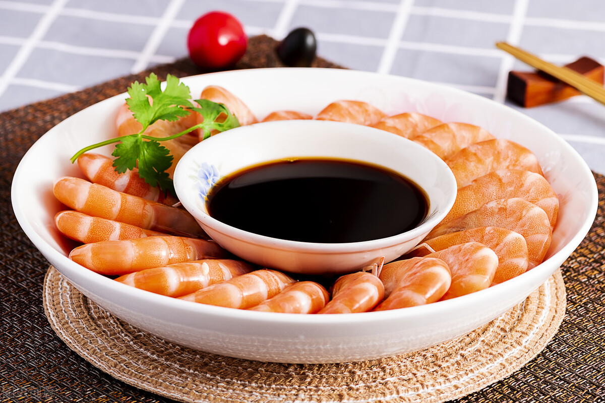 煮冻虾先放盐还是后放盐,煮冻虾放什么调料