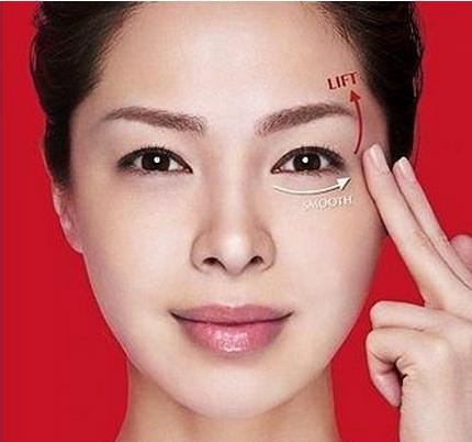 眼部去皱纹最好的方法简单,去眼部皱纹最好的天然方法