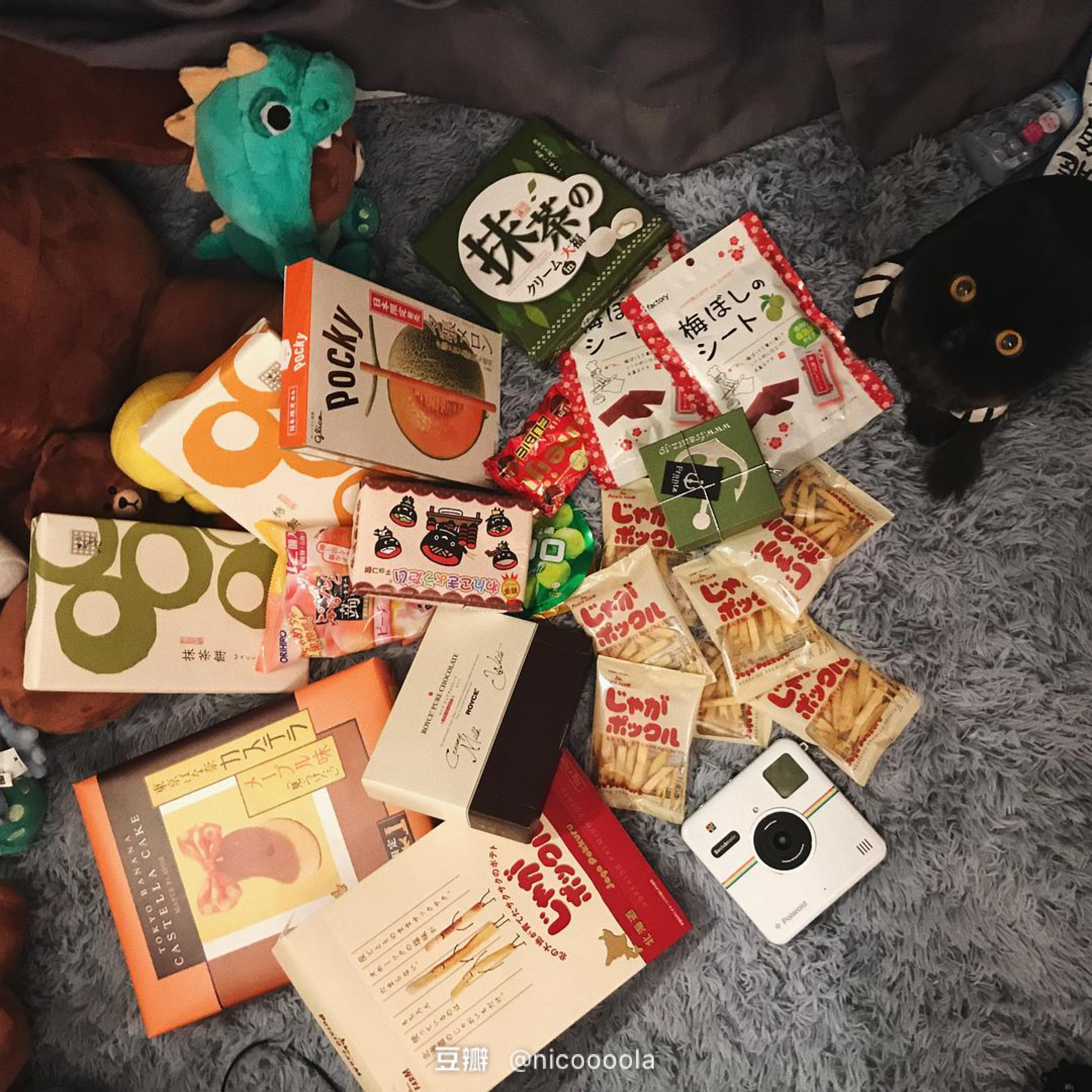 我在办公室的抽屉里，藏了一间小型超市