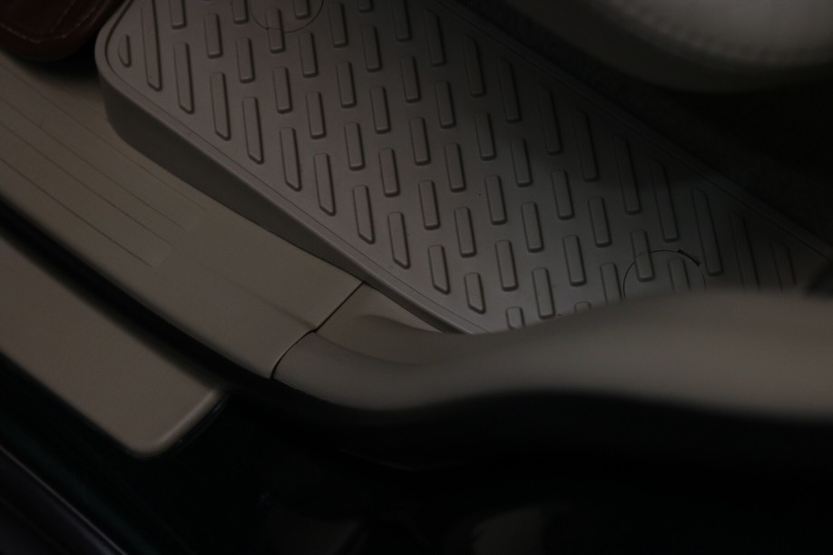 怪兽修车:修复一辆09款中东版丰田霸道,最终旧车变新车