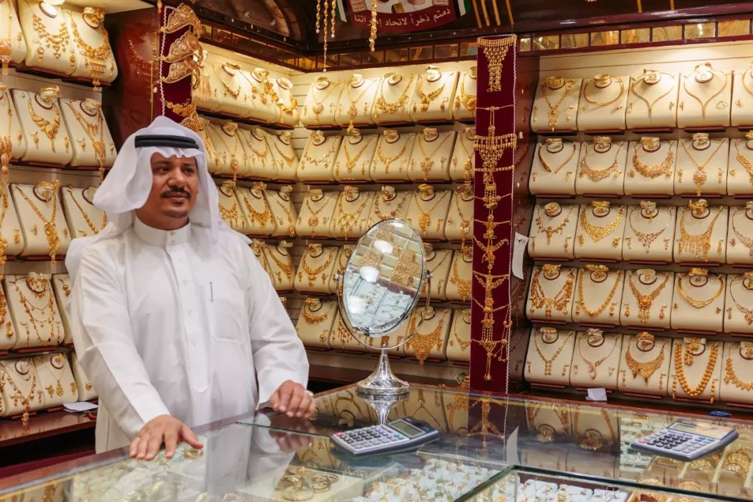 靠捡垃圾成为千亿富豪,靠捡垃圾成为千亿富翁合集