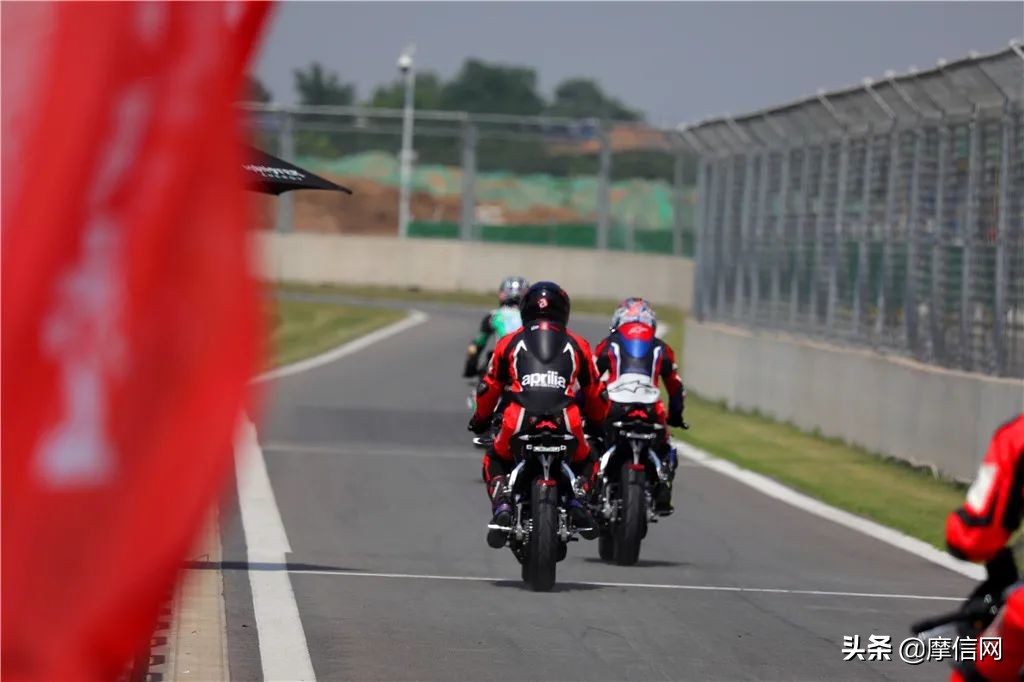 gpr250r赛道版值得购买吗,gpr250r运动版价格