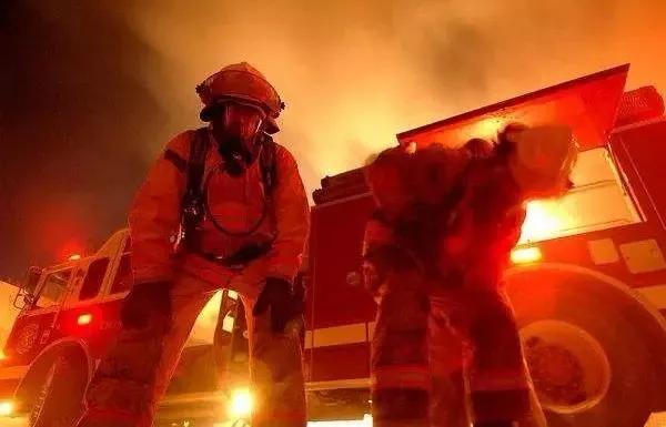 我们学会了告别却低估了思念,成长的第一步就是要学会告别