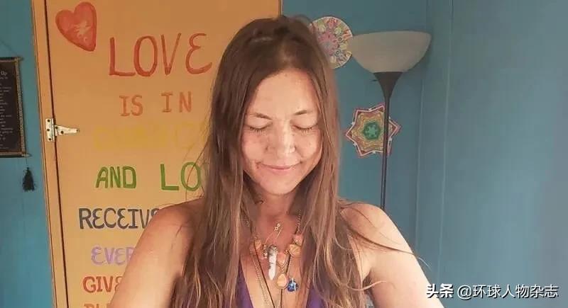 美*教邪**女头目惨死家中，长期*脑洗**、虐待信徒，号称“上帝之母”活了190亿年