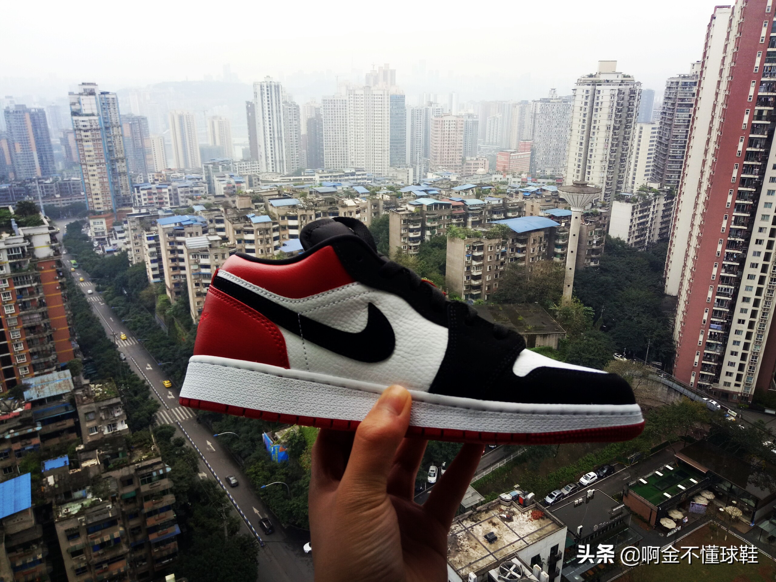 夏天你需要这一双aj1，低调又不失逼格