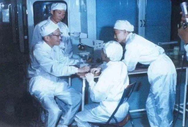 中国芯创始人,笨小孩如何逆袭成博士