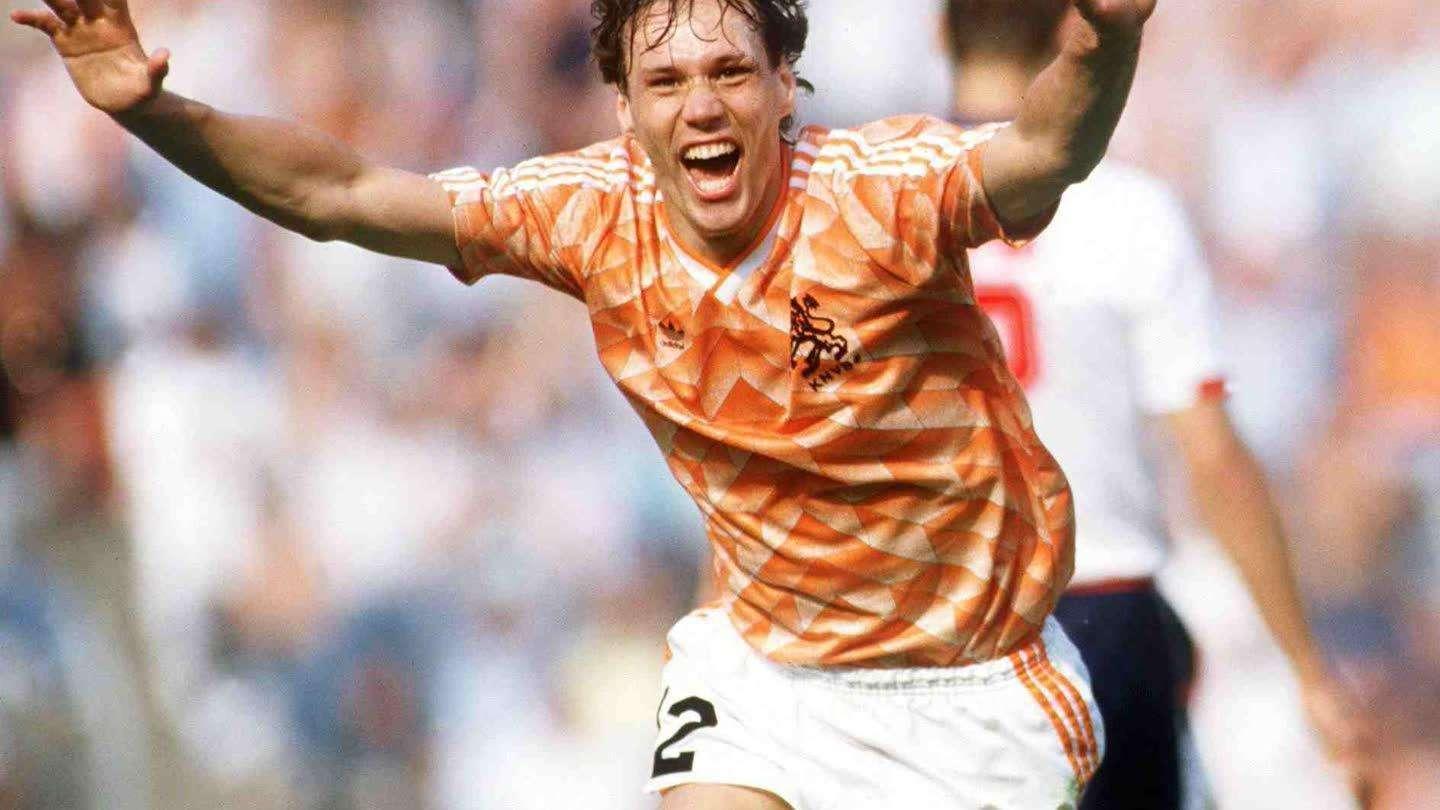 阿贾克斯球衣新款套装,阿贾克斯球衣18-19赛季客场球衣