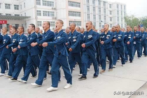 服刑人员在监狱被打伤了怎么办？