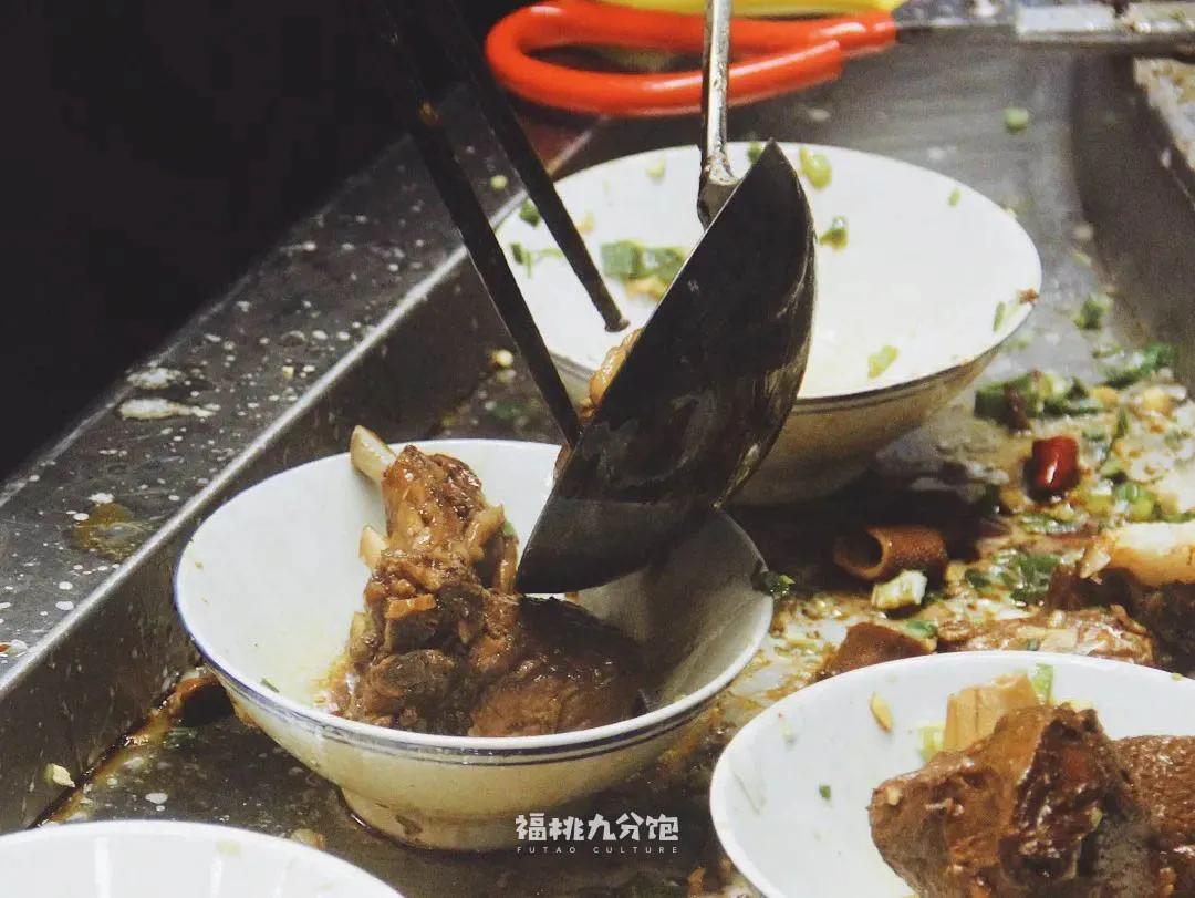 王宝强吃面道士下山,道士下山吃面图片