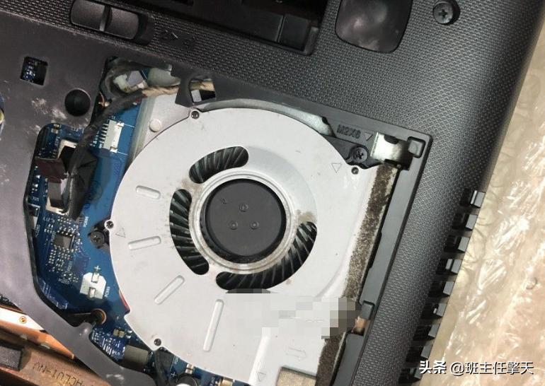 联想笔记本清理灰尘技巧+修理断裂的螺丝柱