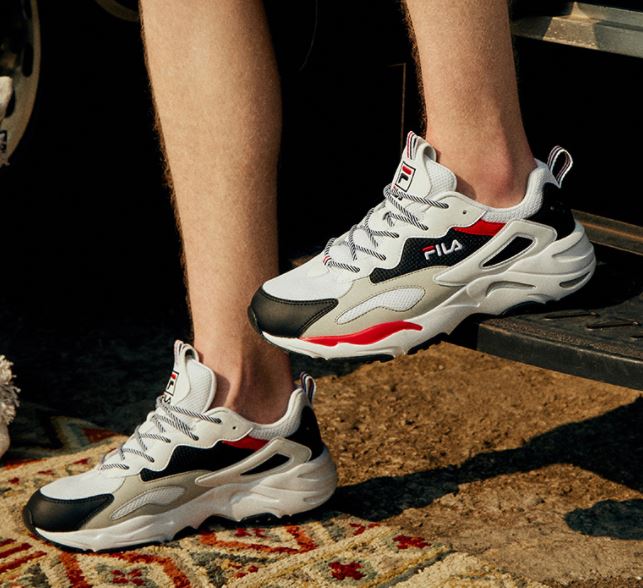 斐乐秋季新款复古跑鞋,斐乐复古春季跑鞋