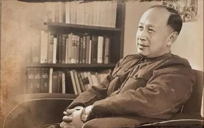 钱学森的父亲钱均夫有几个兄弟,钱学森与父亲钱均夫照片