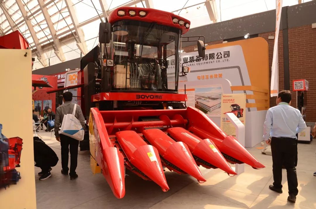 中农博远玉米机视频,中农博远智能农机装备建设项目